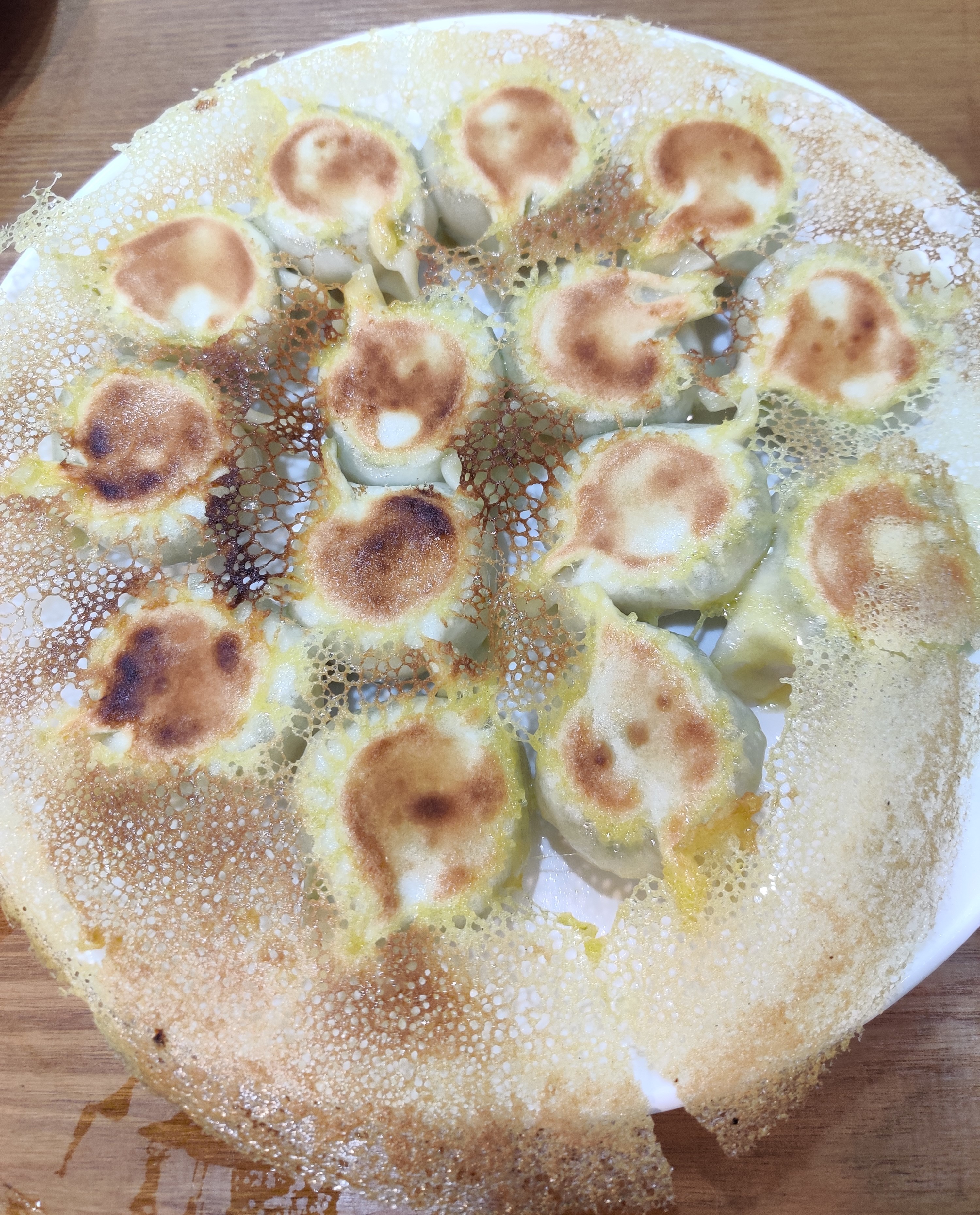 第一次见这种形状的煎饺